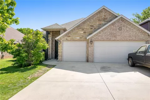 903 SW Caprington St, Bentonville, AR 72712