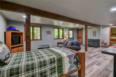 Bedroom - 27527 Hock Ln, Eagle Rock, MO 65641 photo 7 of 11