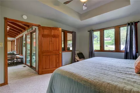 Bedroom - 27527 Hock Ln, Eagle Rock, MO 65641 photo 2 of 11