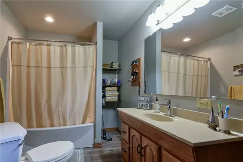 Bath - 27527 Hock Ln, Eagle Rock, MO 65641 photo 1 of 6
