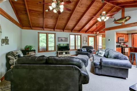 Living - 27527 Hock Ln, Eagle Rock, MO 65641 photo 2 of 4