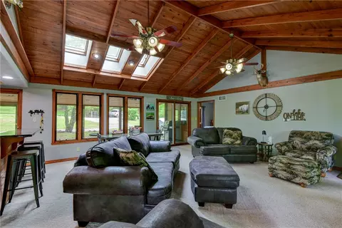 Living - 27527 Hock Ln, Eagle Rock, MO 65641 photo 4 of 4