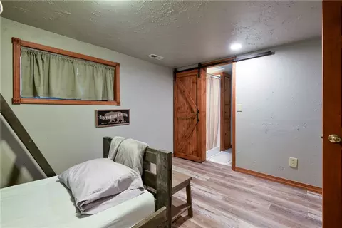 Bedroom - 27527 Hock Ln, Eagle Rock, MO 65641 photo 11 of 11