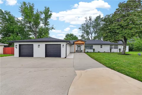 1530 Monte Ne Rd, Rogers, AR 72756