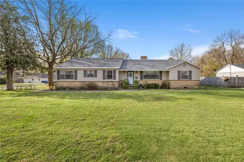 1311 Rogers Ave, Springdale, AR 72764