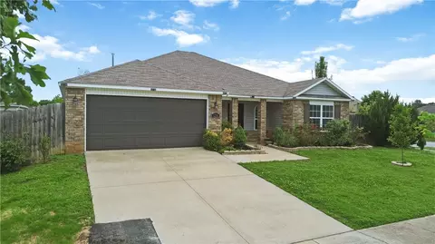 1256 S Splash Dr, Fayetteville, AR 72701