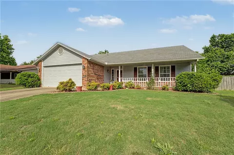 1884 Albany St, Fayetteville, AR 72704