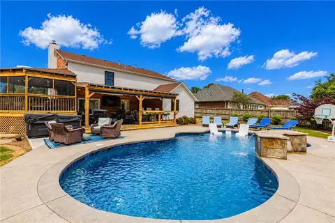 1306 Oriole Ave, Rogers, AR 72756