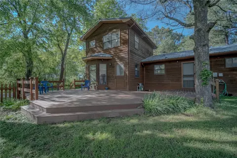 304 Warren Ave, Huntsville, AR 72740