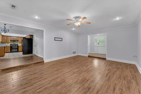 Living - 4203 Tomahawk Cir, Springdale, AR 72764 photo 3 of 4