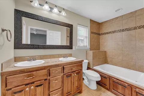 Bath - 4203 Tomahawk Cir, Springdale, AR 72764 photo 1 of 4