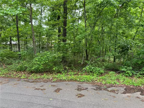 4 Bressay Cir, Bella Vista, AR 72715