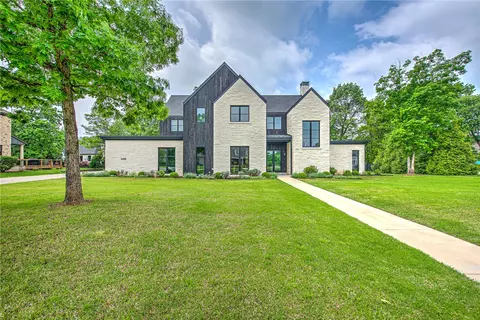 4488 Clear Creek Blvd, Fayetteville, AR 72704