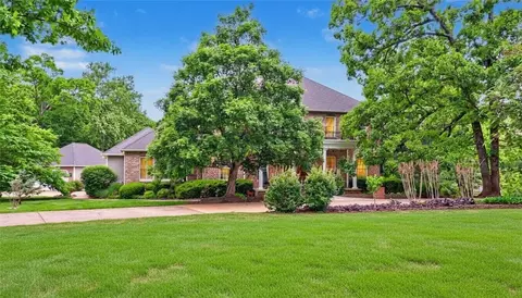2563 N Toy Dr, Fayetteville, AR 72704