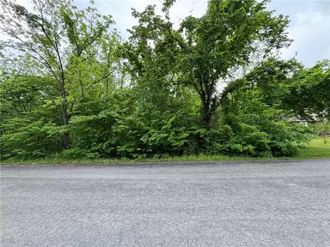 4 Bankfoot Dr, Bella Vista, AR 72715
