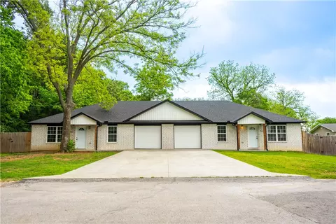 517 N Oak Hill St, Siloam Springs, AR 72761