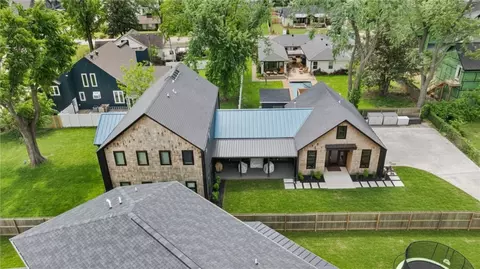 715 NW 8th St, Bentonville, AR 72712