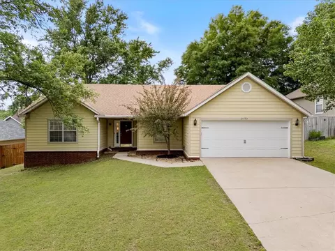2793 N Raintree Dr, Fayetteville, AR 72703