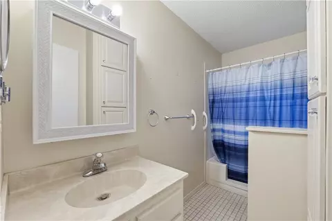 Bath - 1238 N Centennial Ave, West Fork, AR 72774 photo 2 of 4