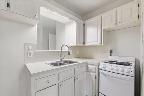 Kitchen - 1238 N Centennial Ave, West Fork, AR 72774 photo 5 of 5