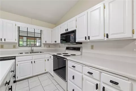 Kitchen - 1238 N Centennial Ave, West Fork, AR 72774 photo 2 of 5