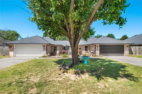 118 Fox Run Pl #A&B, Lowell, AR 72745