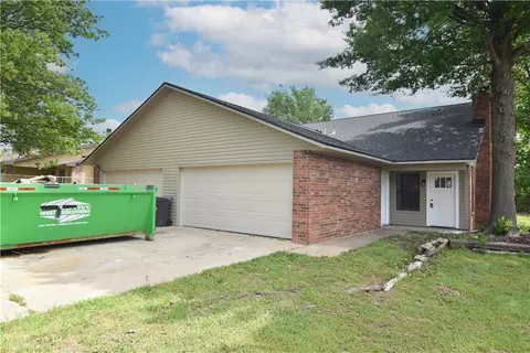 509 N 511 N 37th St, Rogers, AR 72756