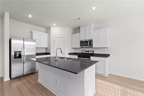 Kitchen - 3827 Pinecrest St, Springdale, AR 72764 photo 3 of 4