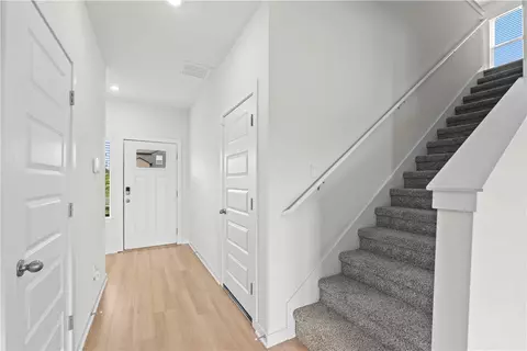 Entry Way - 3827 Pinecrest St, Springdale, AR 72764 photo 2 of 4