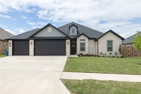 1913 Salmon St, Pea Ridge, AR 72751