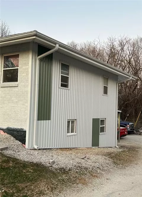 815 Pleasant St, Springdale, AR 72764