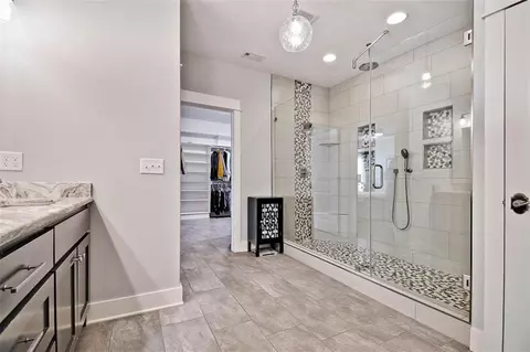Bath - 10125 Raindrop Ln, Gravette, AR 72736 photo 1 of 6