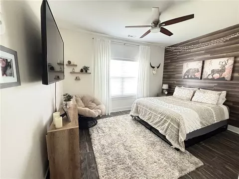 Bedroom - 10125 Raindrop Ln, Gravette, AR 72736 photo 2 of 3