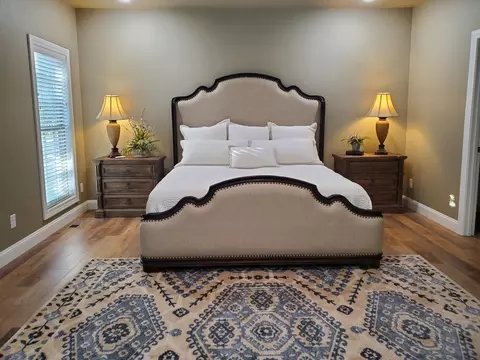 Bedroom - 21942 Mill Creek Cir, Shell Knob, MO 65747 photo 2 of 5