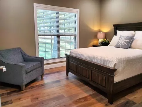 Bedroom - 21942 Mill Creek Cir, Shell Knob, MO 65747 photo 3 of 5