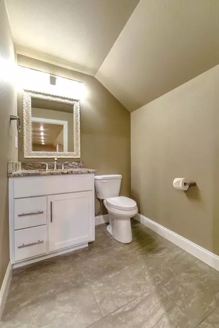 Bath - 21942 Mill Creek Cir, Shell Knob, MO 65747 photo 4 of 4