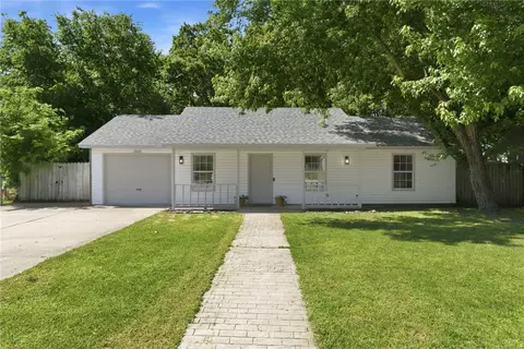 2503 Ravenswood, Fayetteville, AR 72704