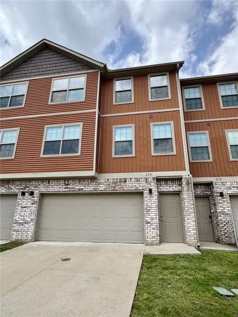 279 S Breakwater Ln, Fayetteville, AR 72704
