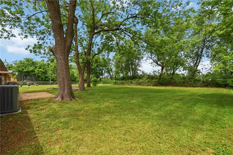 Exterior - 1908 Robyn Rd, Springdale, AR 72762 photo 5 of 7