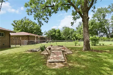 Exterior - 1908 Robyn Rd, Springdale, AR 72762 photo 7 of 7