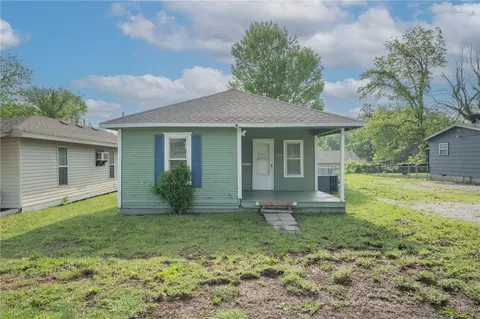 203 S Schifferdecker Ave, Joplin, MO 64801