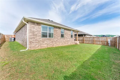 Exterior - 3785 Pinecrest St, Springdale, AR 72764 photo 4 of 6