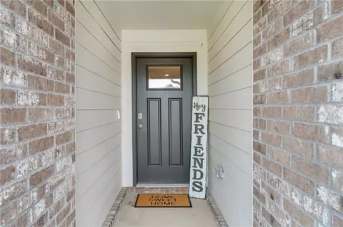 Entry Way - 3785 Pinecrest St, Springdale, AR 72764 photo 1 of 6