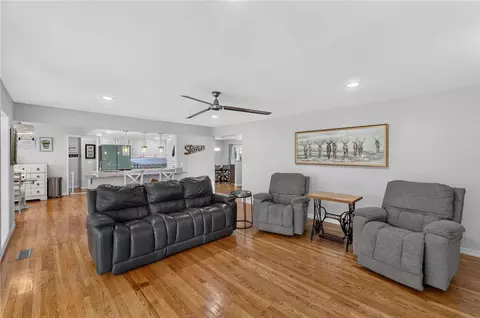Living - 15399 Putman Rd, Rogers, AR 72756 photo 2 of 3