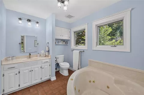 Bath - 15399 Putman Rd, Rogers, AR 72756 photo 1 of 5