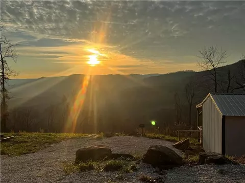 3051 Nc 8401, Jasper, AR 72641