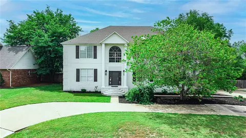 1799 N Buckley Dr, Fayetteville, AR 72701