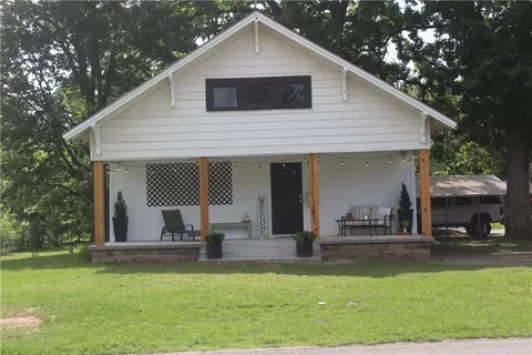 1113 N College St, Clarksville, AR 72830