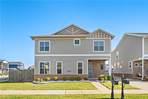 1737 W Broadway Pl, Rogers, AR 72758