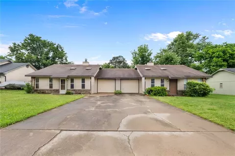 912 N 914 N Century Dr, Rogers, AR 72756